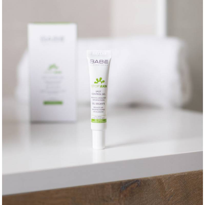 BABE Stop AKN Gel Secante 8ml