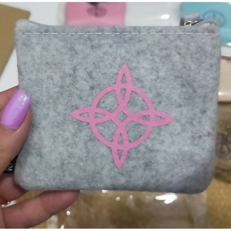 Monedero Fieltro Nudo de Brujas